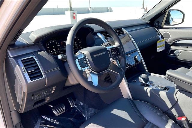 New 2026 Land Rover Discovery Limited Edition AWD/4WD image 7