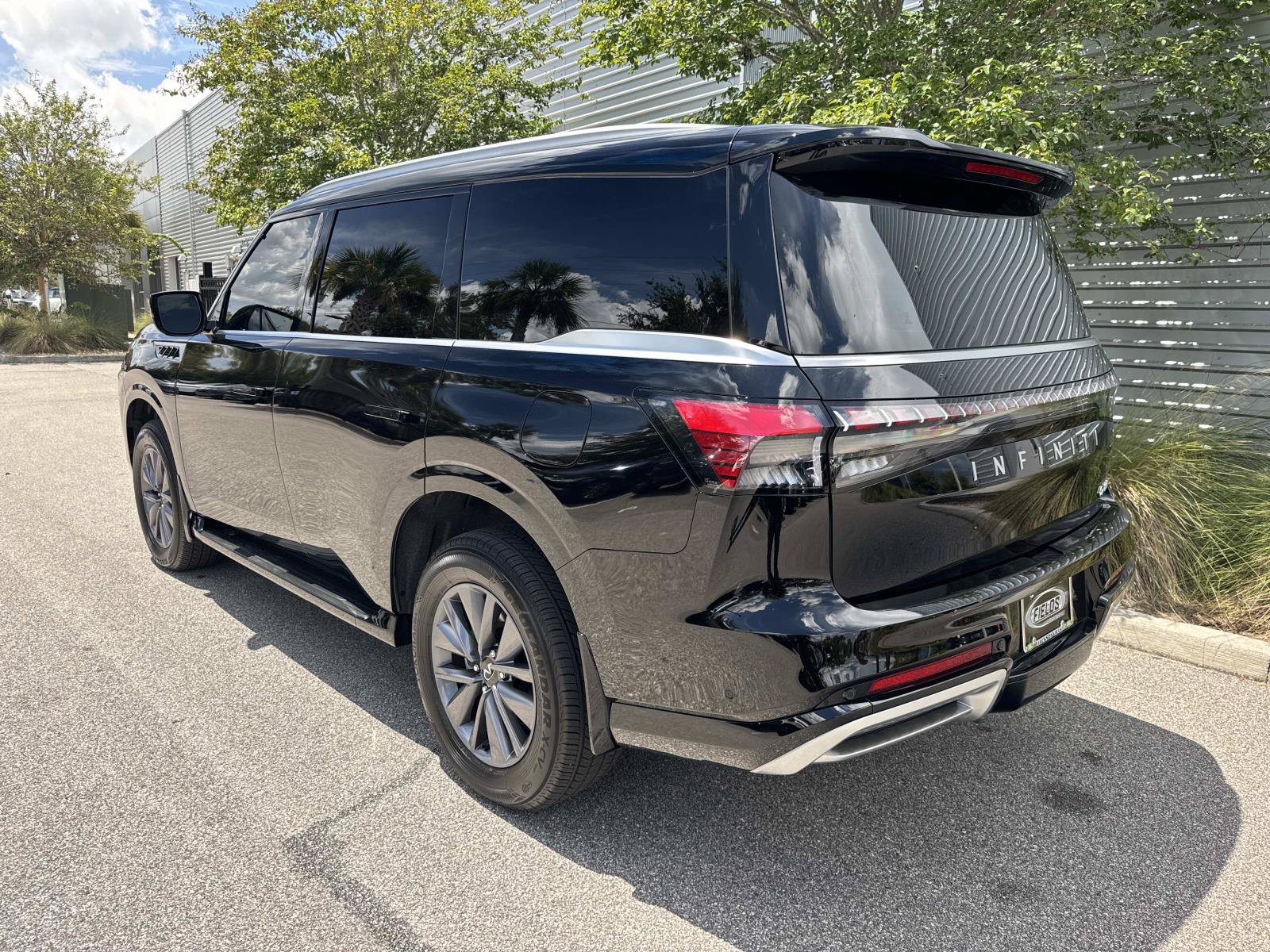 Used 2026 INFINITI QX80 Pure w/ Cargo Package RWD image 3