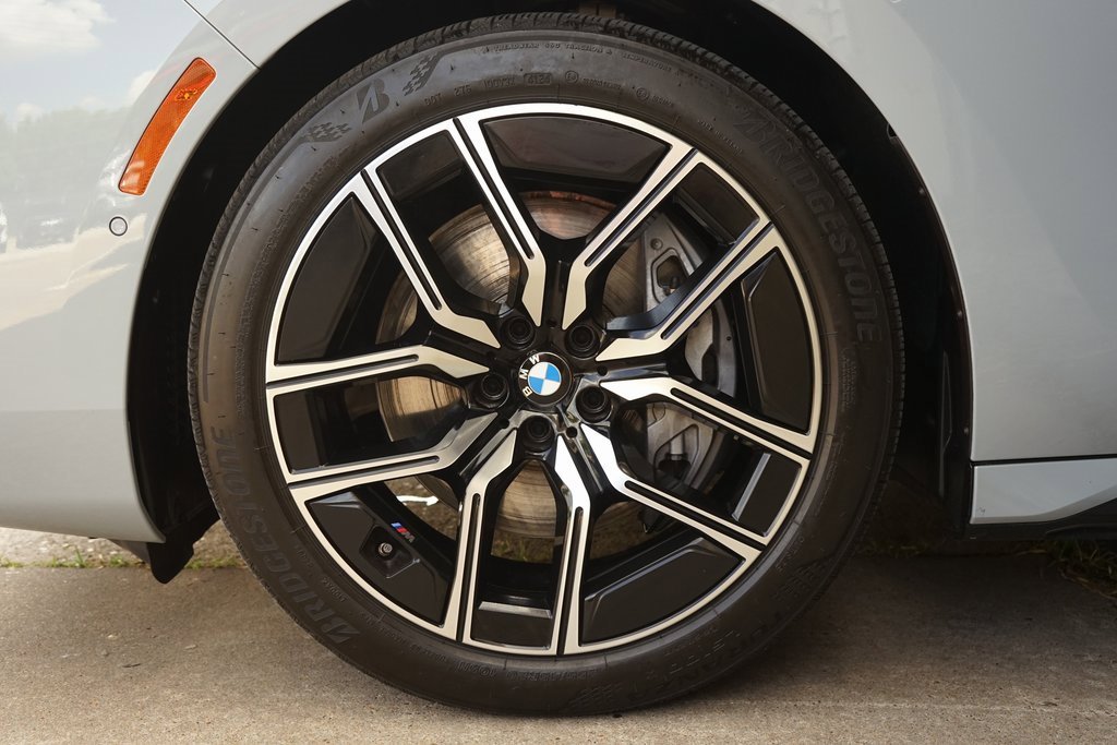 Used 2025 BMW 740i image 29