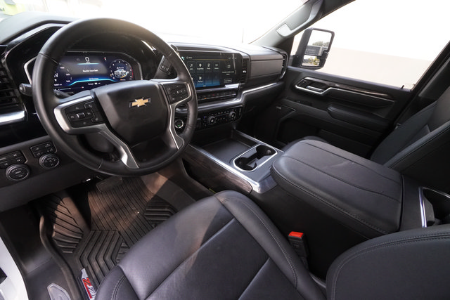 Used 2025 Chevrolet Silverado 2500 LTZ w/ LTZ Convenience Package AWD/4WD image 21