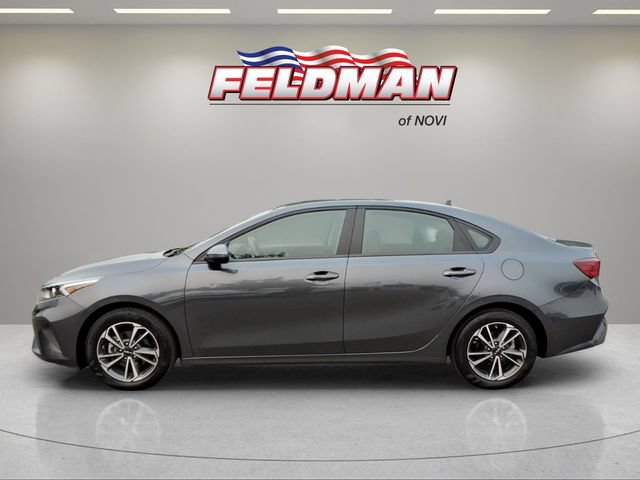Used 2023 Kia Forte LXS w/ LXS Technology Package FWD image 2