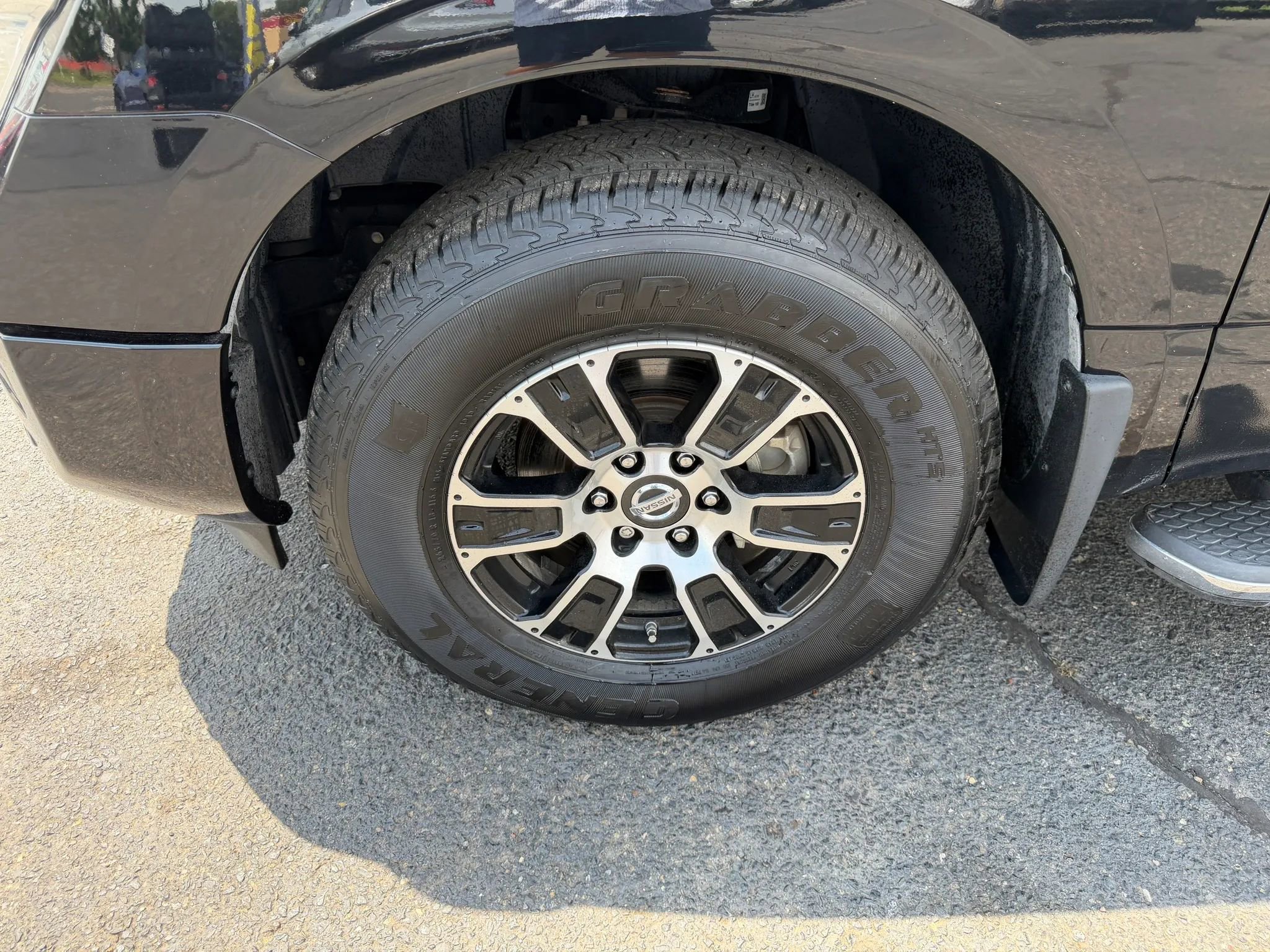 Used 2020 Nissan Titan SV w/ SV Convenience Package RWD image 18