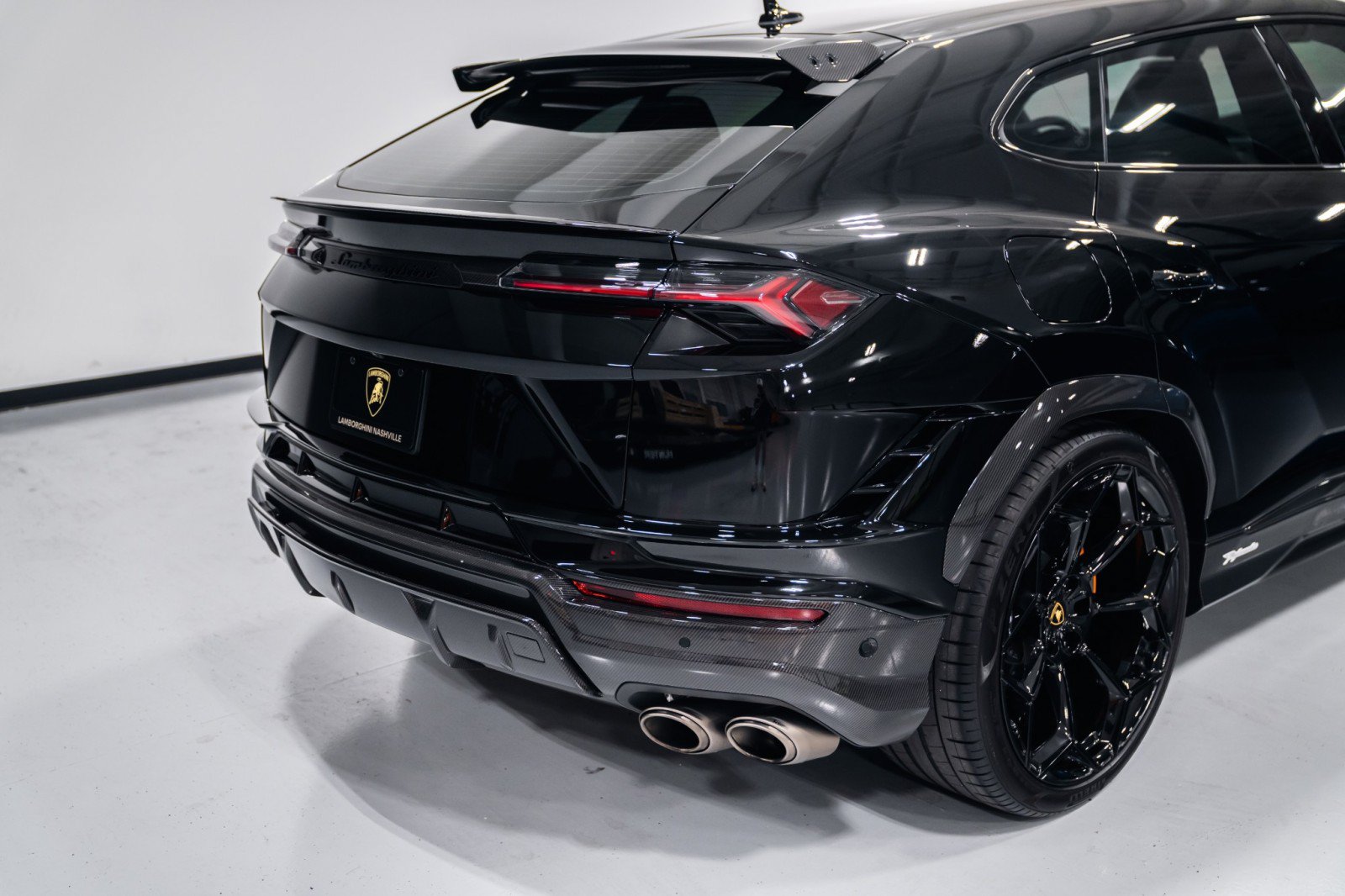 Used 2024 Lamborghini Urus Performante AWD/4WD image 40