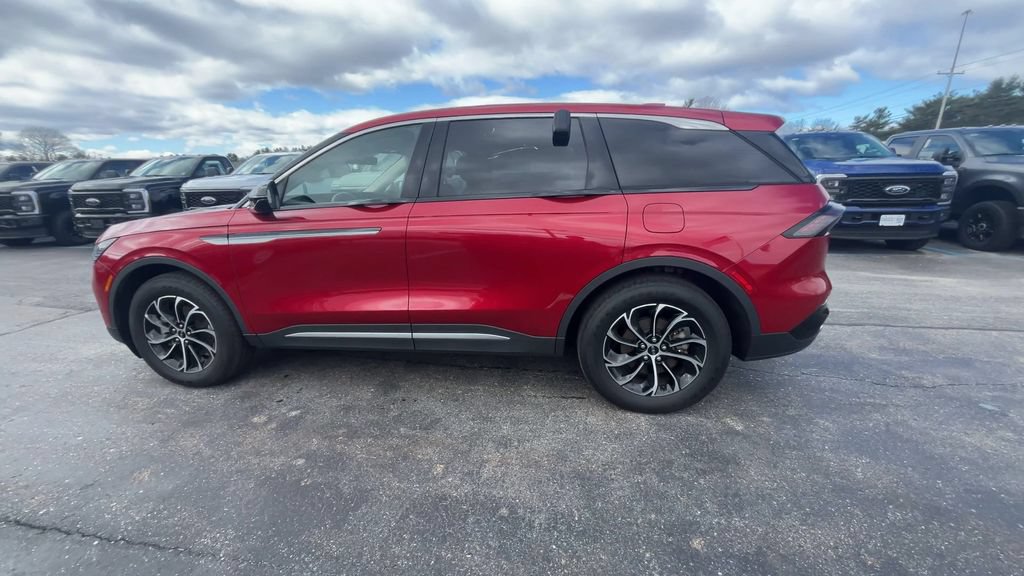 Used 2025 Lincoln Nautilus Premier w/ Equipment Group 102A AWD/4WD image 17