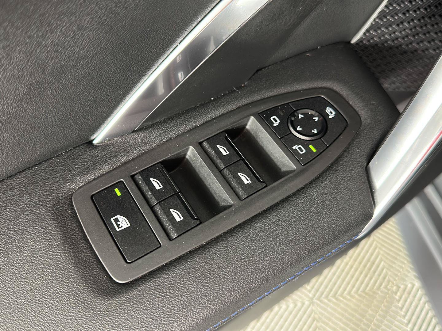 Used 2025 BMW X2 M35i w/ Premium Package AWD/4WD image 8