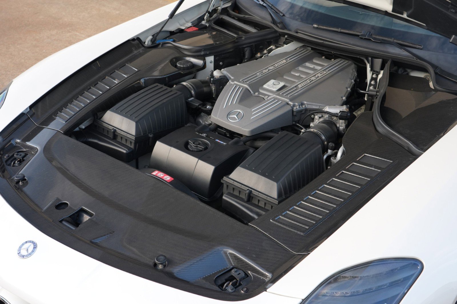 Used 2012 Mercedes-Benz SLS AMG Roadster image 9