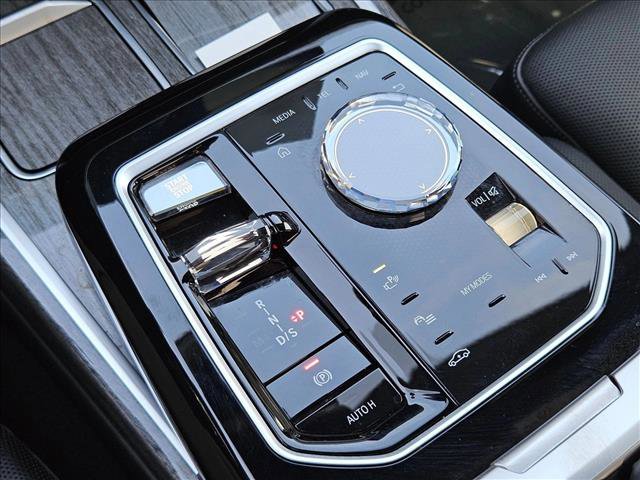 Certified 2023 BMW 760i xDrive image 18