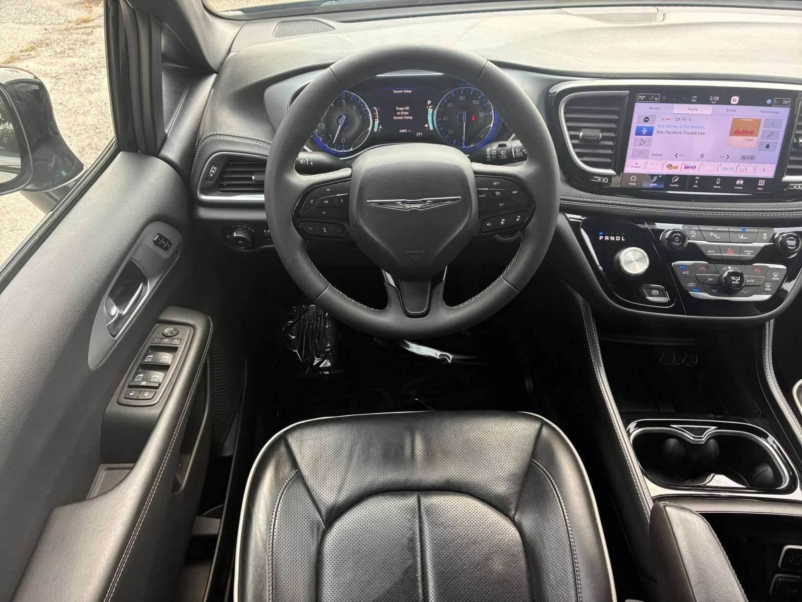Used 2025 Chrysler Pacifica Limited FWD image 29