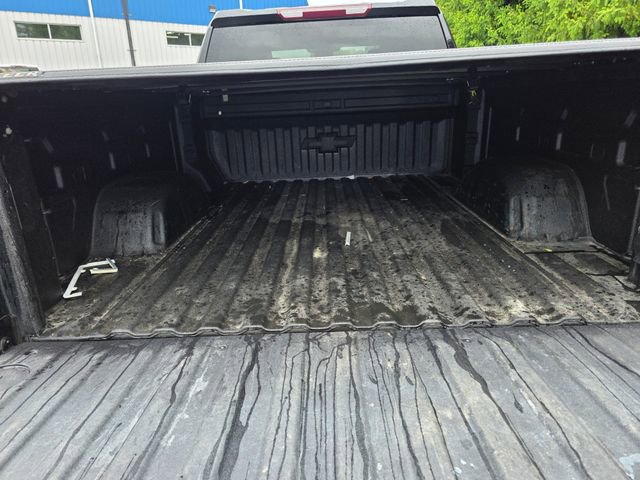 Used 2023 Chevrolet Silverado 1500 LT w/ Z71 Off-Road Package AWD/4WD image 4