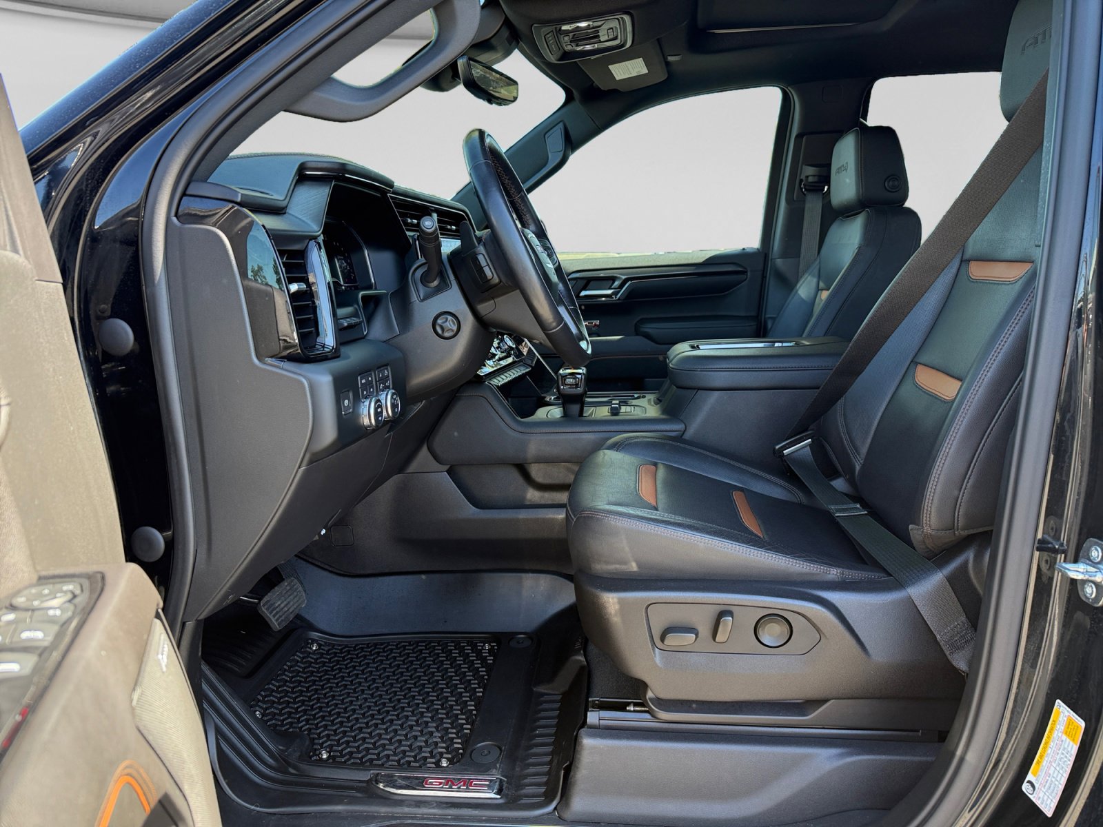 Used 2022 GMC Sierra 1500 AT4 w/ AT4 Premium Package image 10