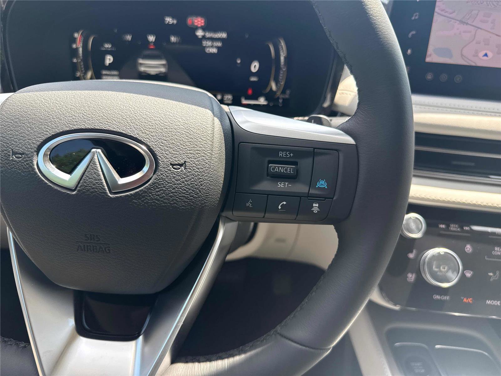 New 2027 INFINITI QX60 Luxe FWD image 19