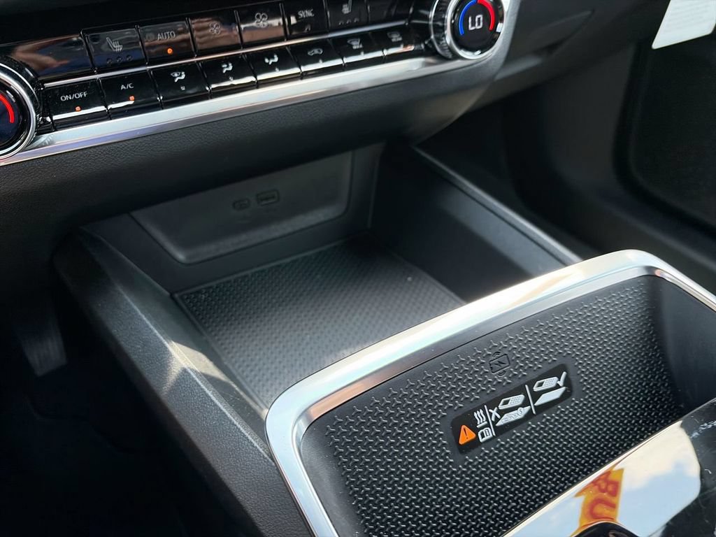 New 2026 Chevrolet Equinox LT w/ Convenience Package II FWD image 21