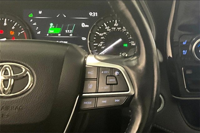 Used 2020 Toyota Highlander Limited image 12