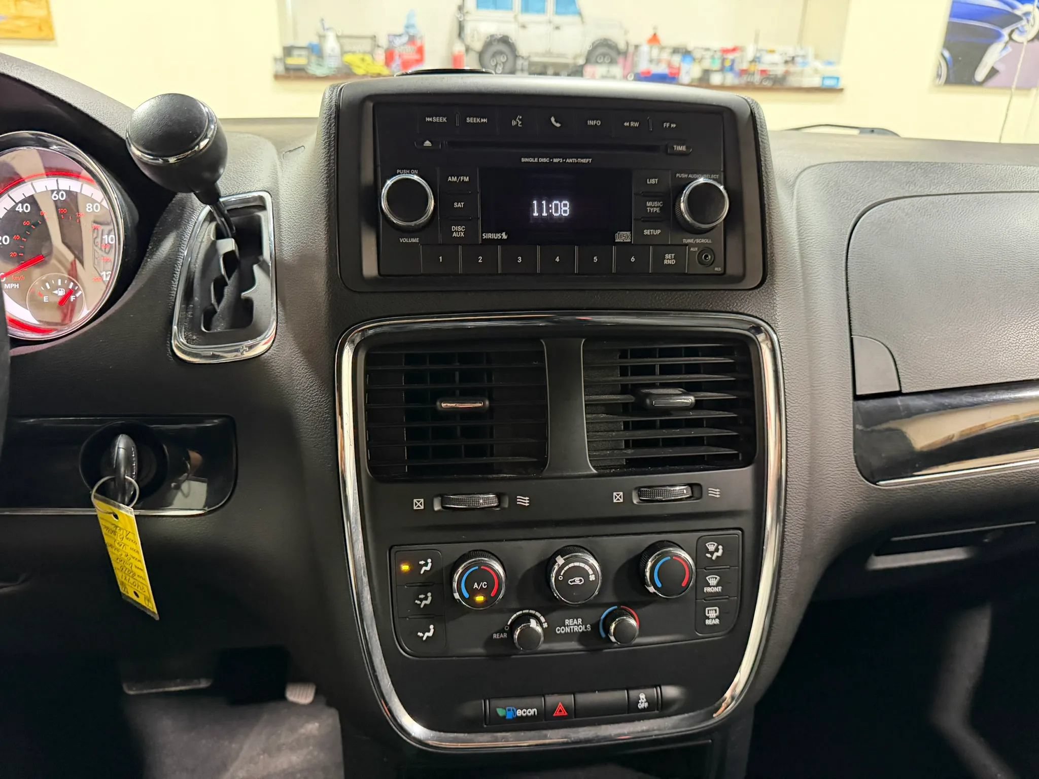 Used 2016 Dodge Grand Caravan SE FWD image 40