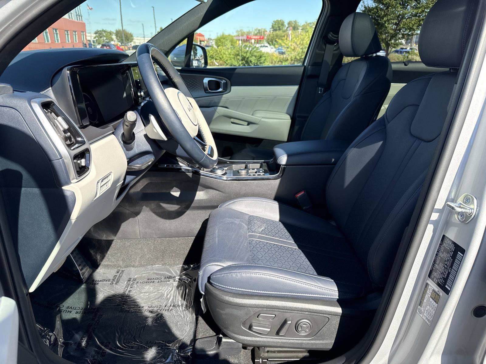 Used 2023 Kia Sorento SX Prestige image 23