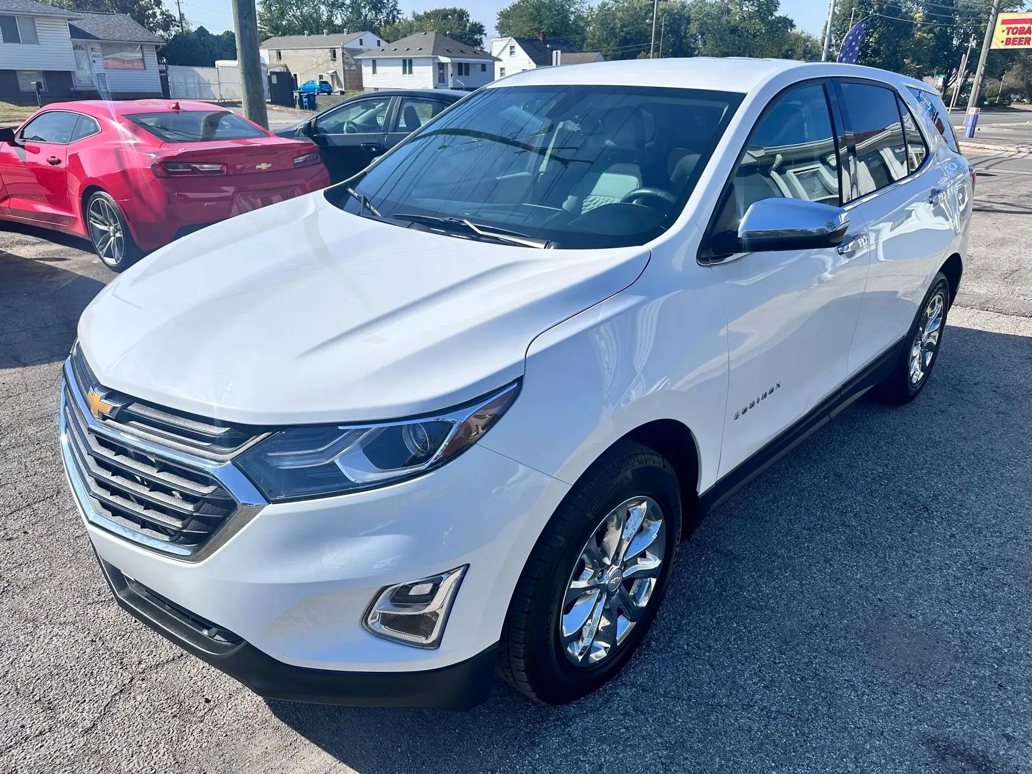 Used 2018 Chevrolet Equinox LT image 2