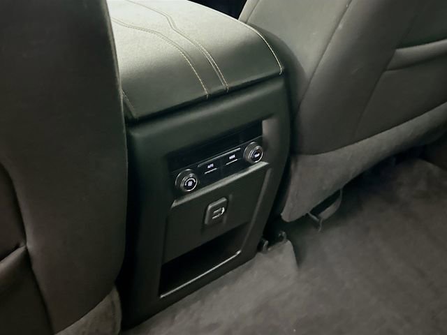 Used 2021 Chevrolet Traverse LT image 26