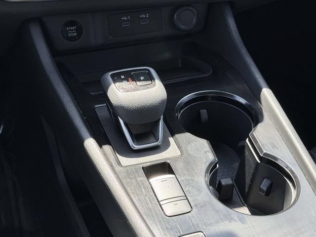 Used 2024 Nissan Rogue SV FWD image 22