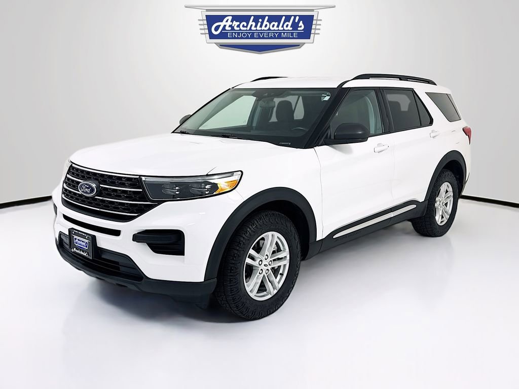 Used 2023 Ford Explorer XLT AWD/4WD image 3