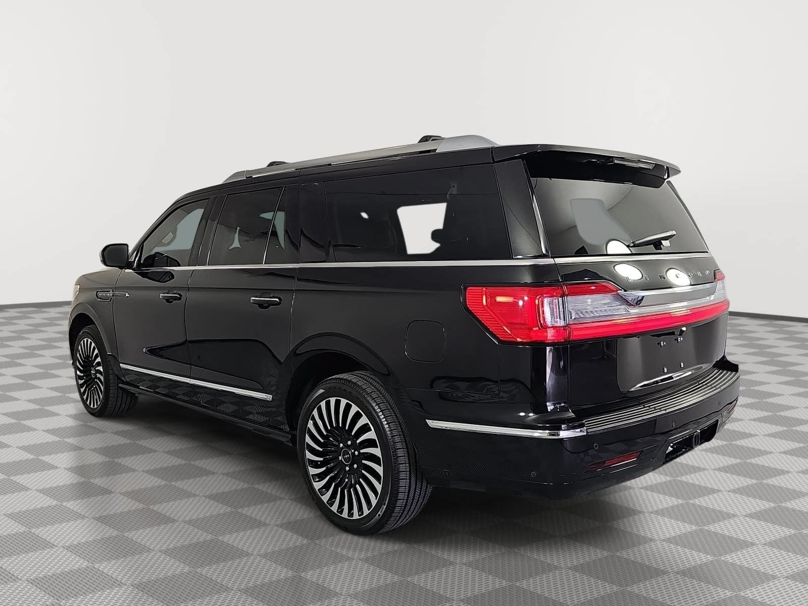 Used 2021 Lincoln Navigator L Black Label w/ Cargo Convenience Package AWD/4WD image 6