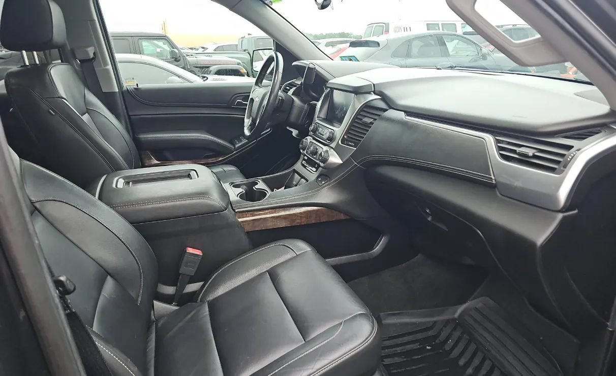 Used 2018 Chevrolet Suburban LT AWD/4WD image 5
