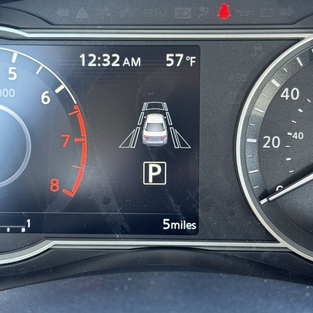 New 2025 Nissan Versa SR w/ Trunk Package image 13