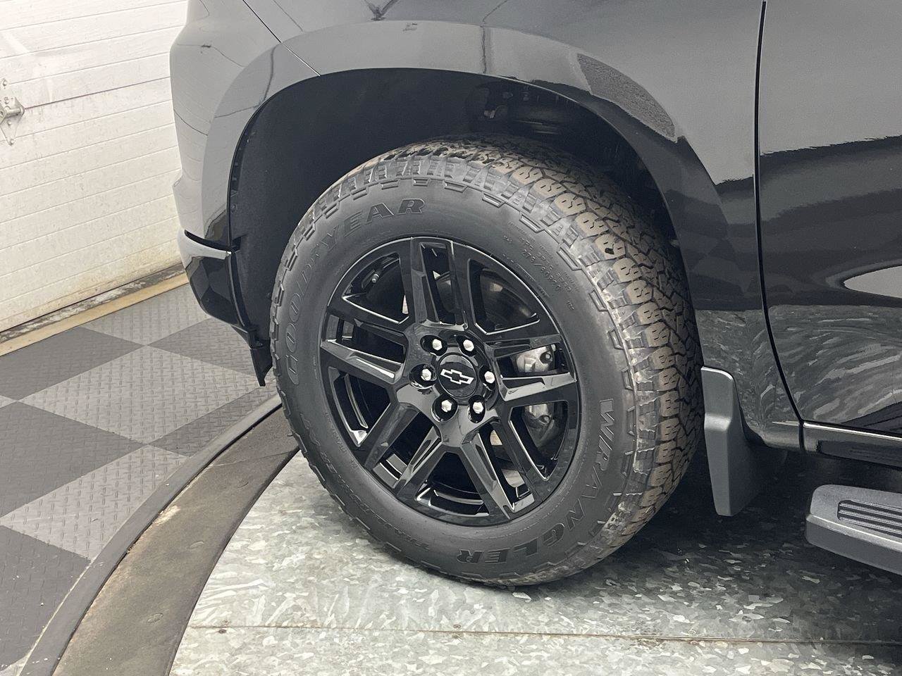 Certified 2023 Chevrolet Silverado 1500 RST w/ LPO, Dark Essentials Package AWD/4WD image 33