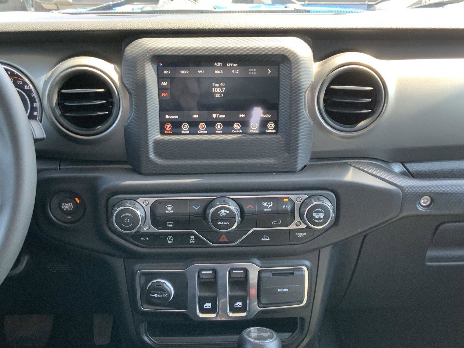 Used 2023 Jeep Wrangler Sport AWD/4WD image 31
