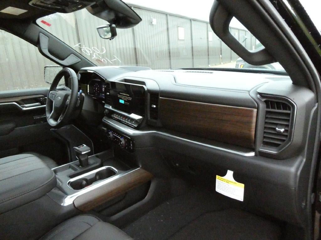 New 2026 Chevrolet Silverado 1500 High Country w/ Midnight Edition AWD/4WD image 16