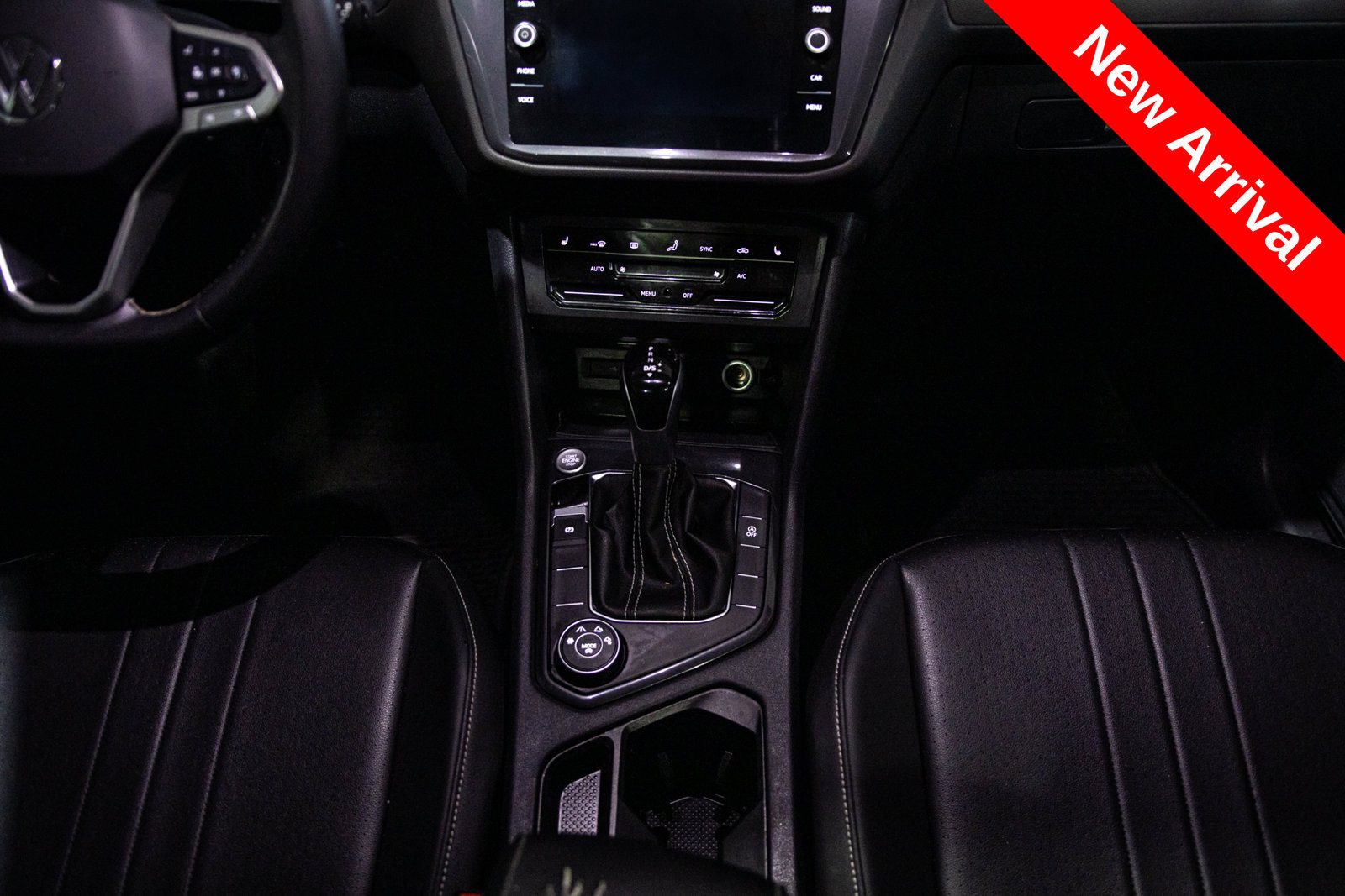 Used 2024 Volkswagen Tiguan SE AWD/4WD image 17