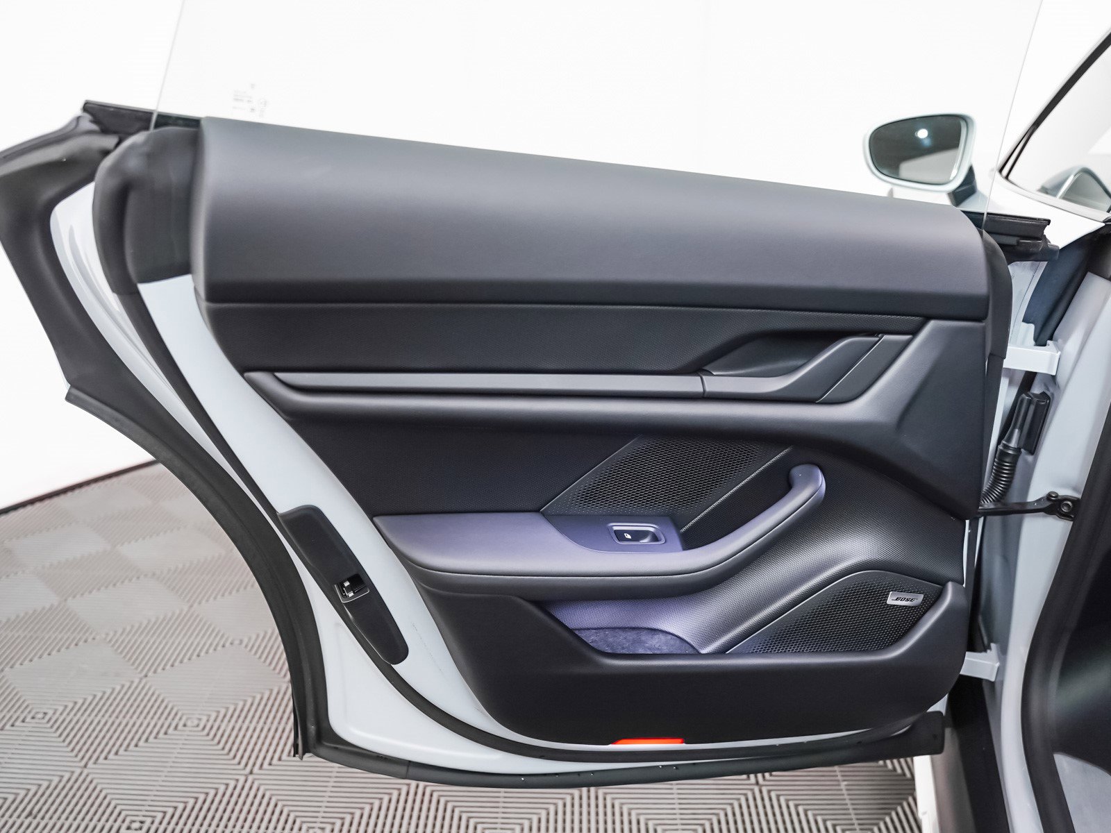 Used 2024 Porsche Taycan 4S image 25