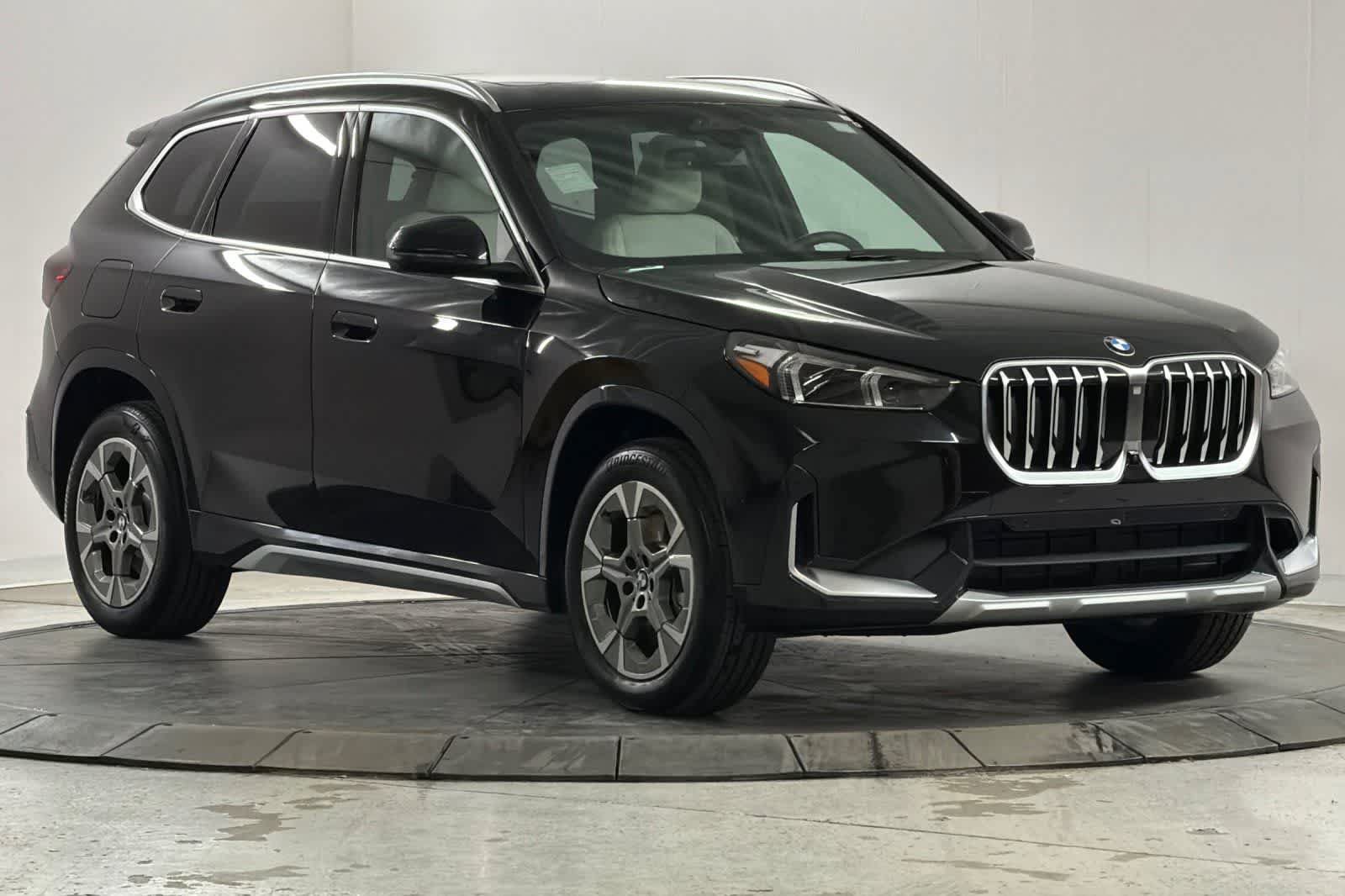 New 2026 BMW X1 xDrive28i w/ Technology Package AWD/4WD image 9