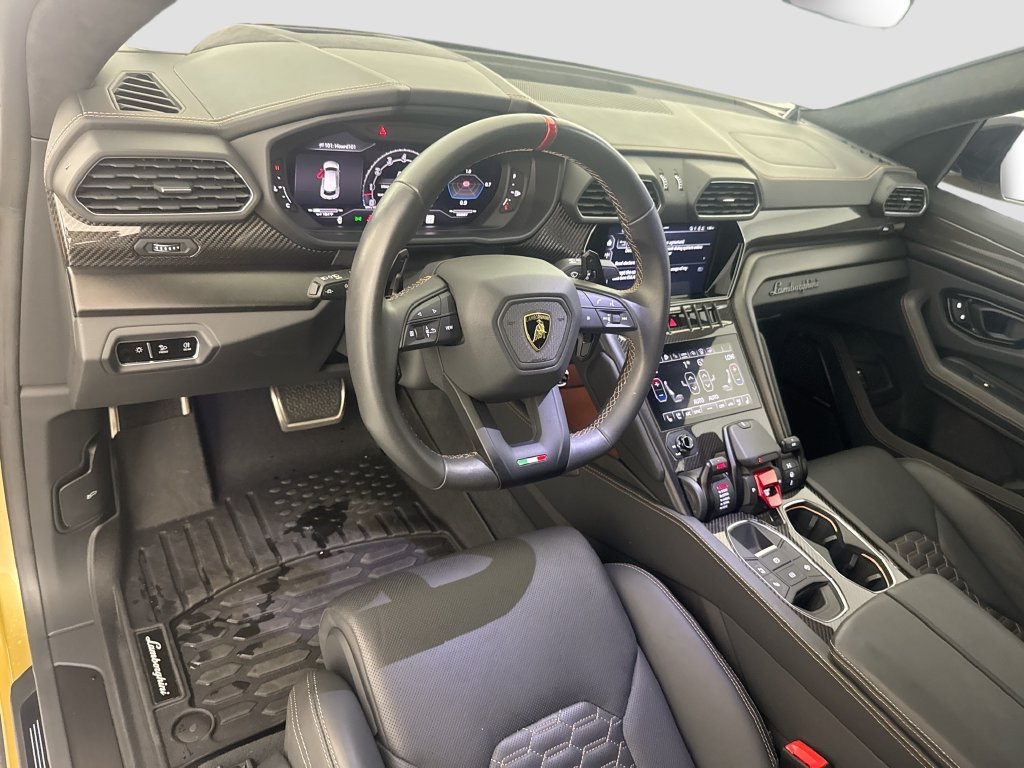Used 2024 Lamborghini Urus S AWD/4WD image 9