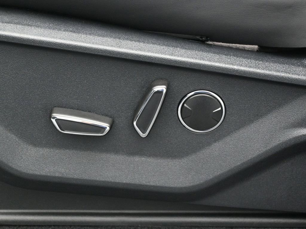 New 2025 Ford F150 Lariat w/ Equipment Group 502A High image 10