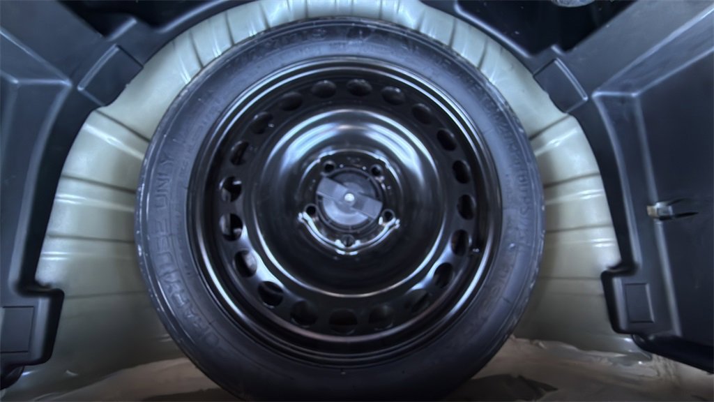 Used 2022 GMC Terrain SLT w/ LPO, Floor Liner Package image 25