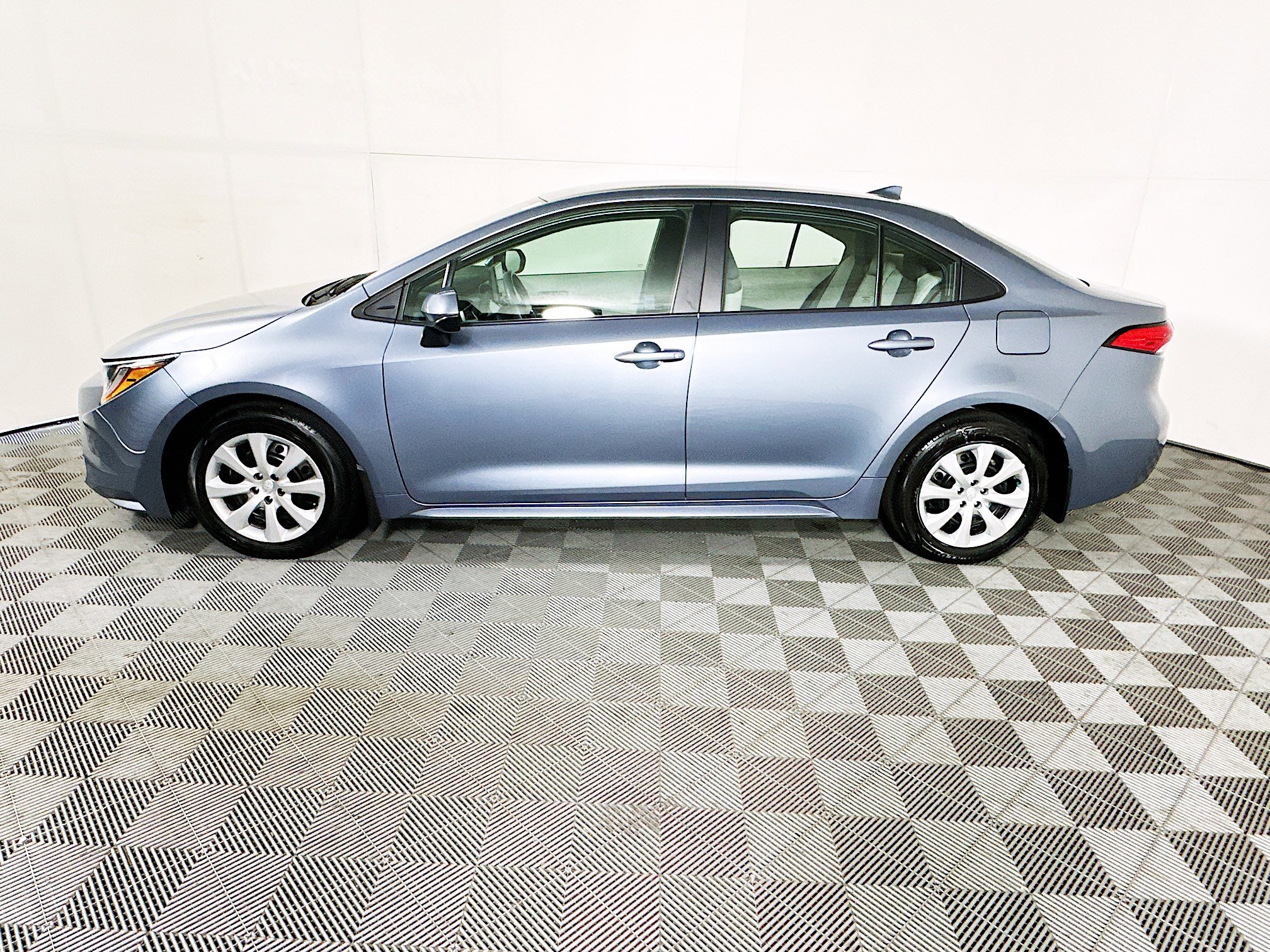 Used 2024 Toyota Corolla LE image 6