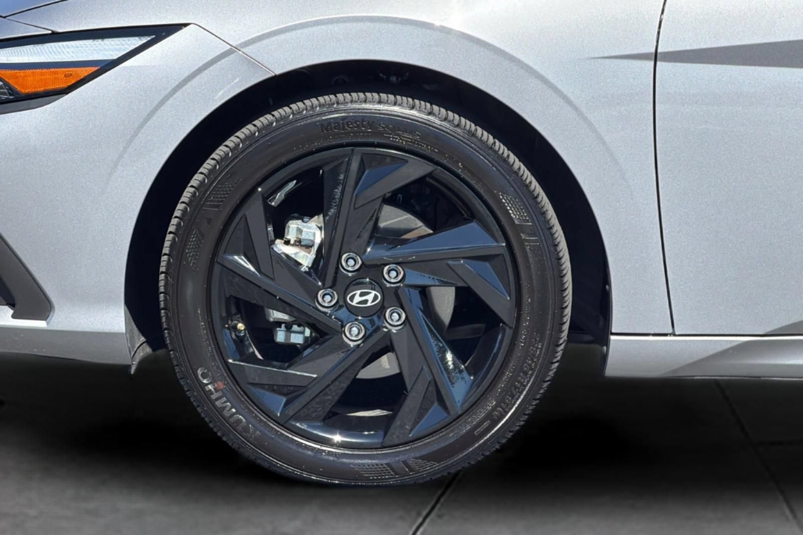 Certified 2026 Hyundai Elantra Sport FWD image 28