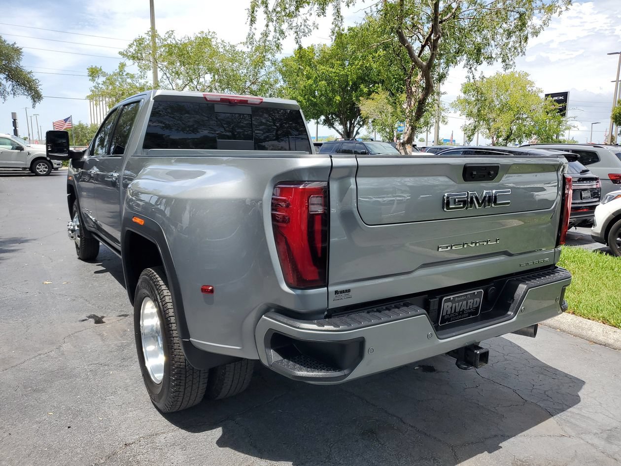 Used 2026 GMC Sierra 3500 Denali Ultimate AWD/4WD image 3
