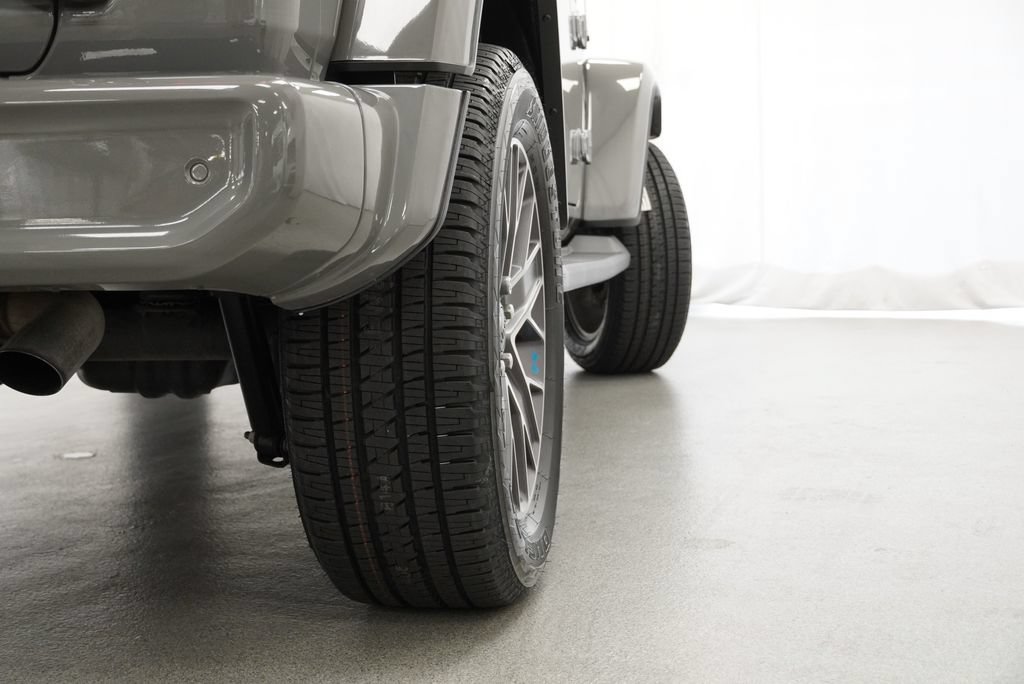 Used 2023 Jeep Wrangler Unlimited Sahara AWD/4WD image 22