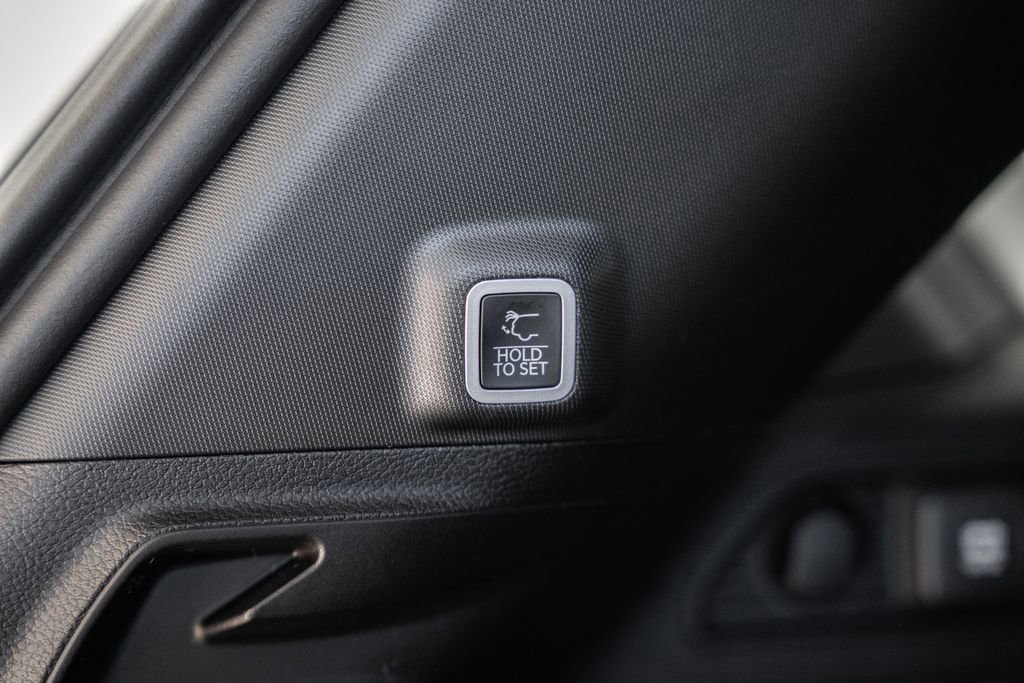 New 2025 Jeep Grand Cherokee Summit image 11