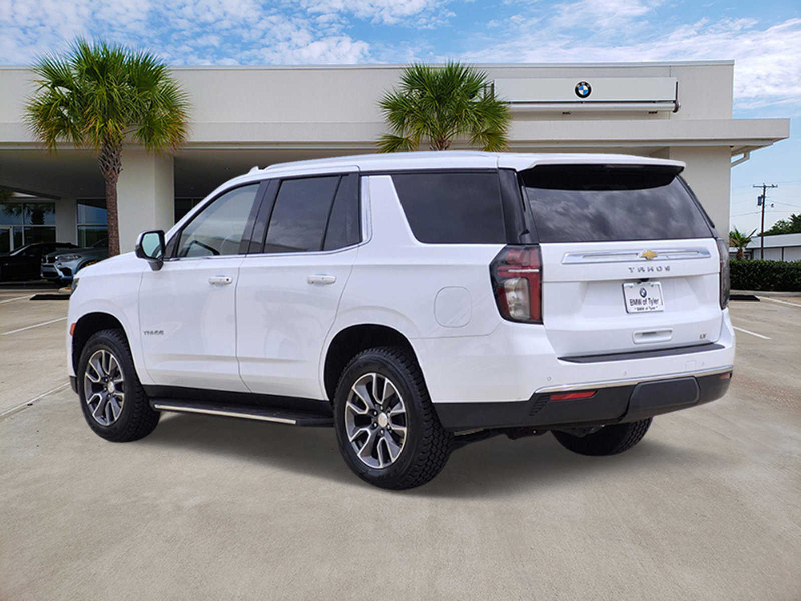 Used 2023 Chevrolet Tahoe LT w/ Luxury Package image 4