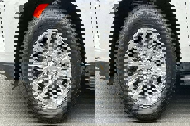 Used 2023 Chevrolet Suburban Premier RWD image 30