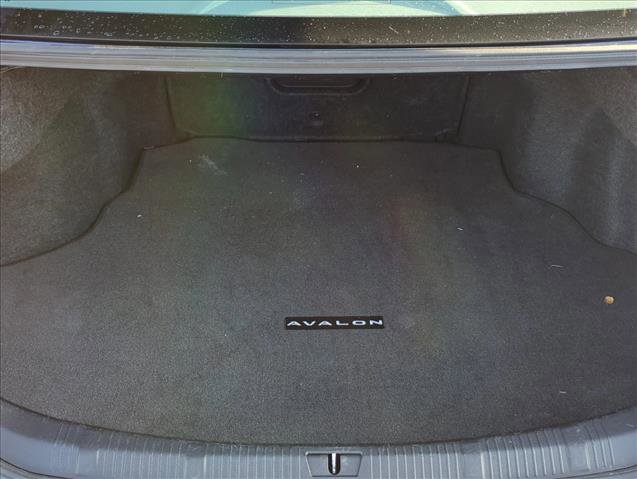 Used 2016 Toyota Avalon Limited image 24