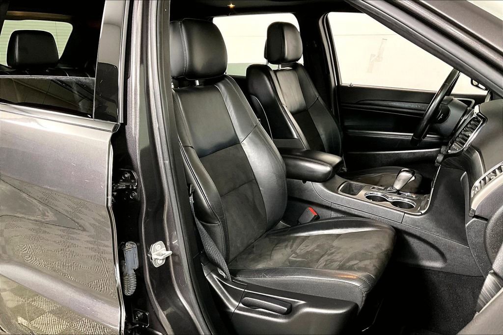 Used 2021 Jeep Grand Cherokee Laredo X image 7