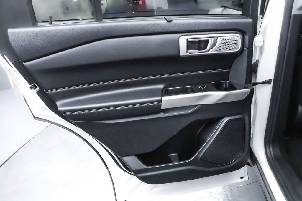 Used 2022 Ford Explorer Limited w/ Limited Technology Package image 23