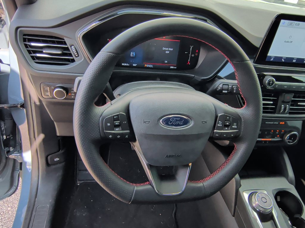 Used 2025 Ford Escape ST-Line w/ Equipment Group 301A FWD image 16