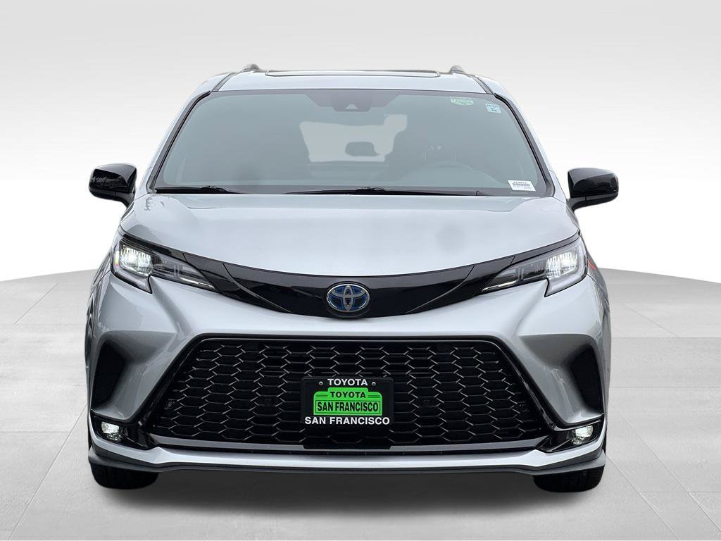 Certified 2025 Toyota Sienna XSE AWD/4WD image 8
