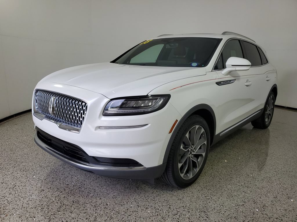 Certified 2023 Lincoln Nautilus Reserve FWD image 3