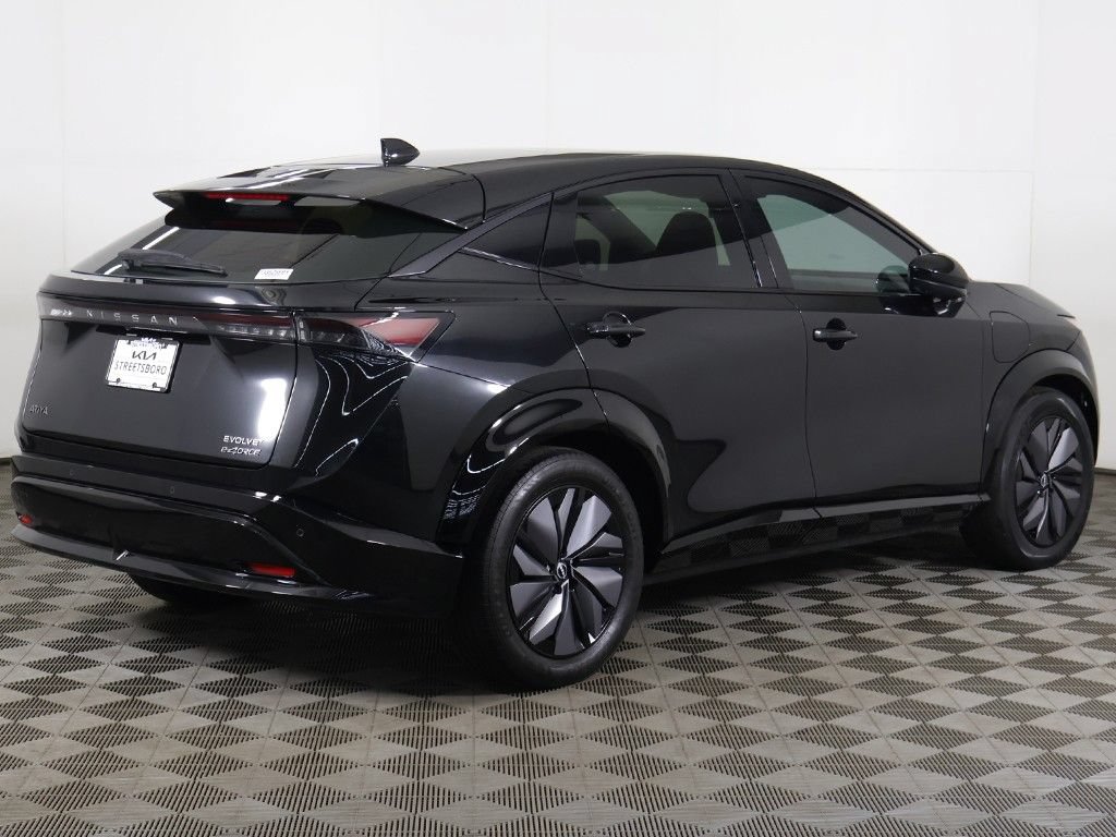 Used 2024 Nissan Ariya AWD image 13