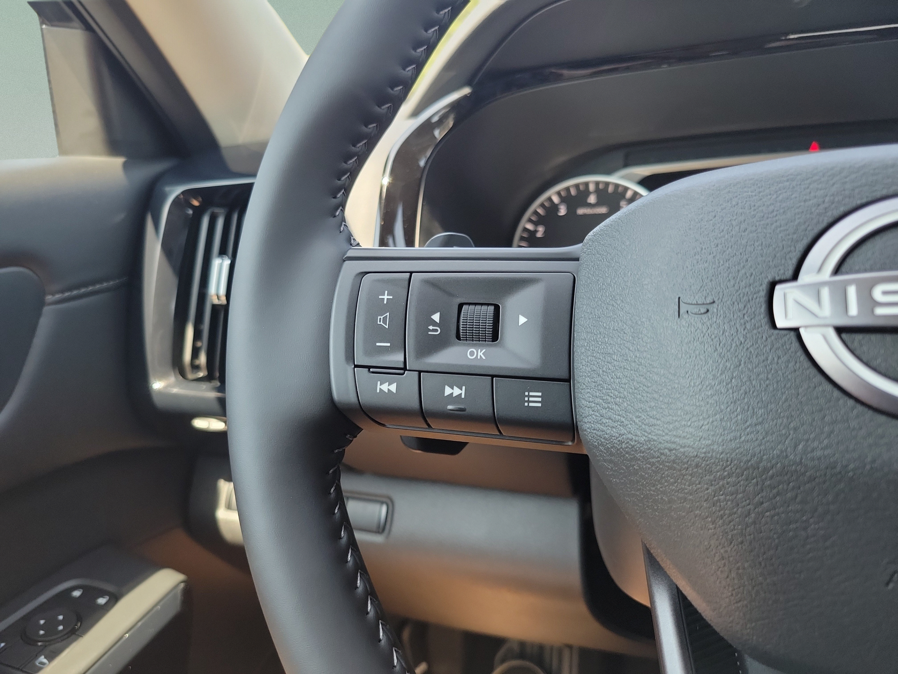 New 2026 Nissan Pathfinder SV FWD image 21